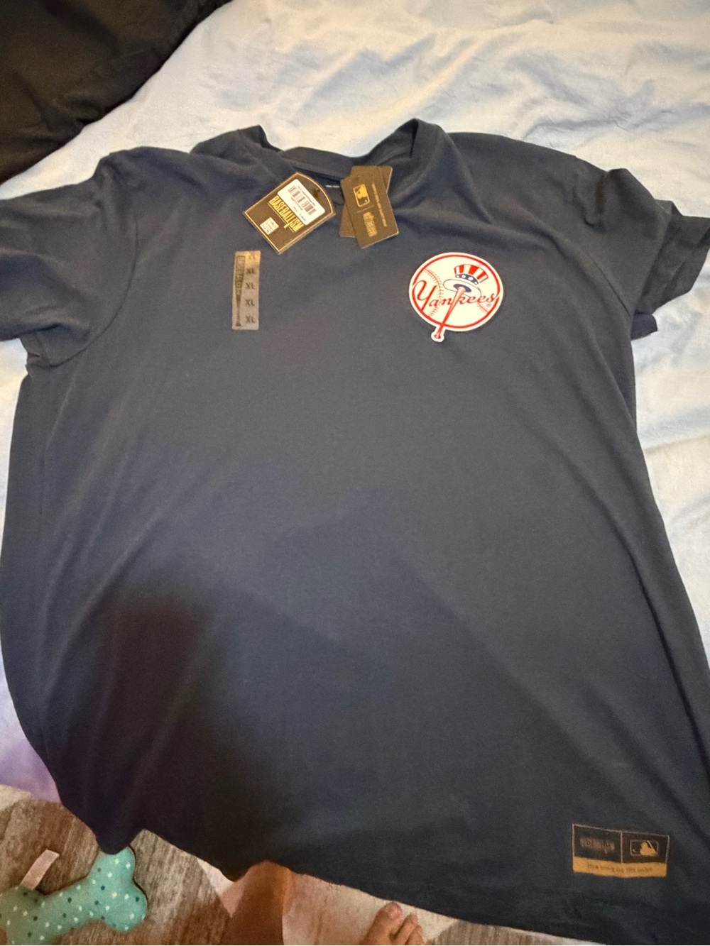 Yankees Men's Short Sleeve Navy Logo Tee